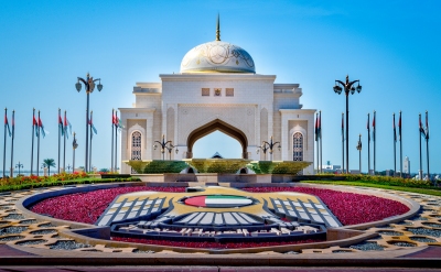 Abu Dhabi Präsidentenpalast (Rex Wholster / stock.adobe.com)  lizenziertes Stockfoto 
Información sobre la licencia en 'Verificación de las fuentes de la imagen'